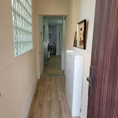 Cozy Renovated - 10 Min To Center Durrës