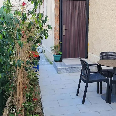 Cozy Renovated - 10 Min To Center Apartment Durres