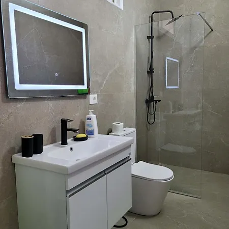 Cozy Renovated - 10 Min To Center * Durrës